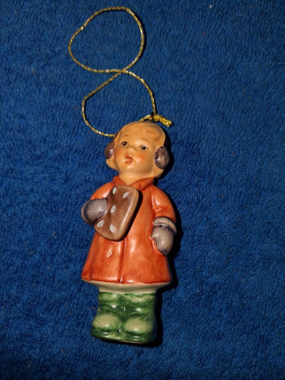LOT # 123 GOEBEL HUMMEL GIRL ORNAMENT #2067/A/O